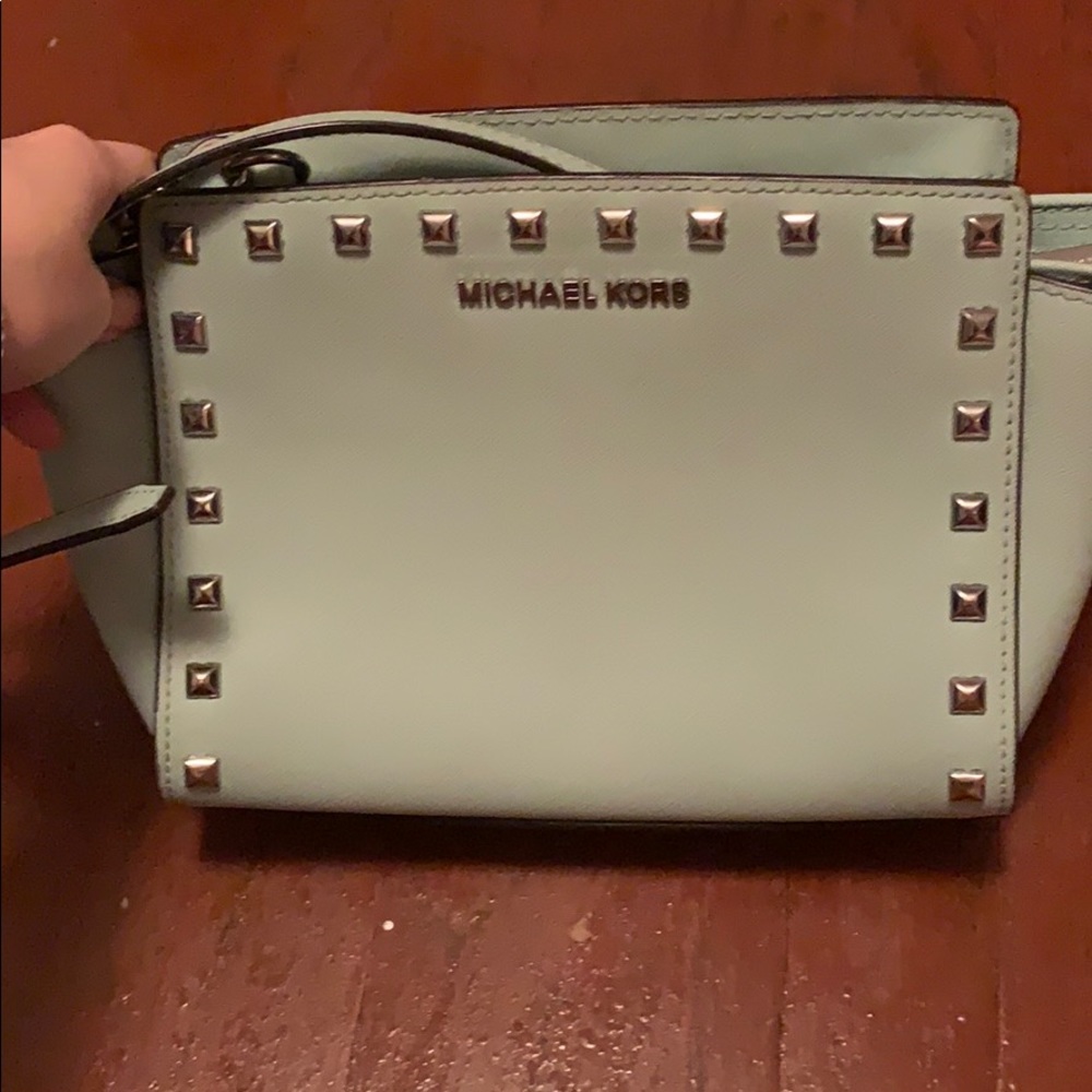 michael kors medium selma crossbody bag